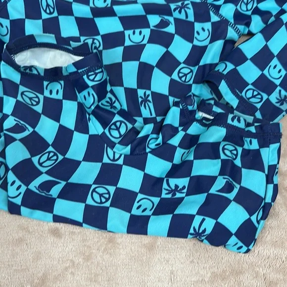 Smiley RashGaurd - Picture 2 of 4